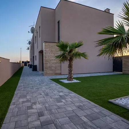 The Sky Villa