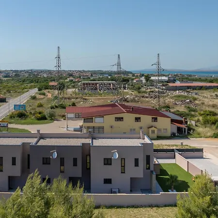 וילה The Sky Ninski Stanovi