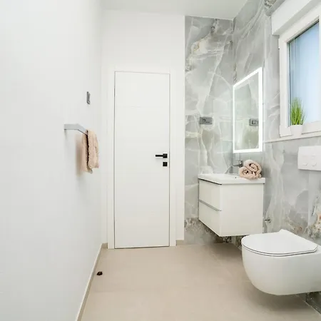 The Sky וילה Ninski Stanovi